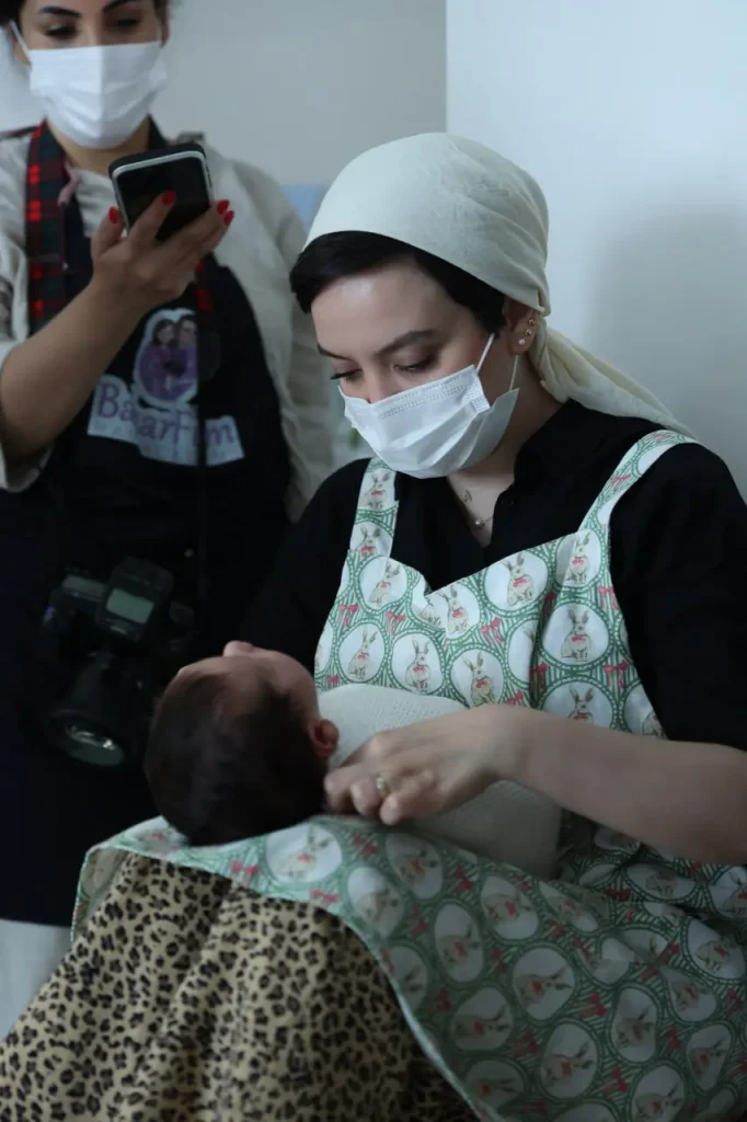 ۸ راز موفقیت در عکاسی نوزاد که عکاسان حرفهای نمیگویند!